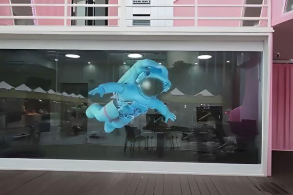 הולוגרמה צפה באוויר